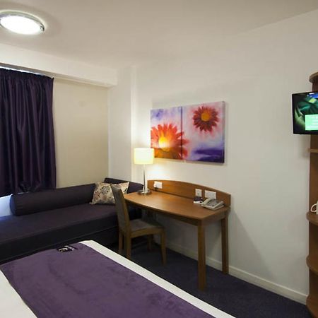 Premier Inn Hatfield Extérieur photo