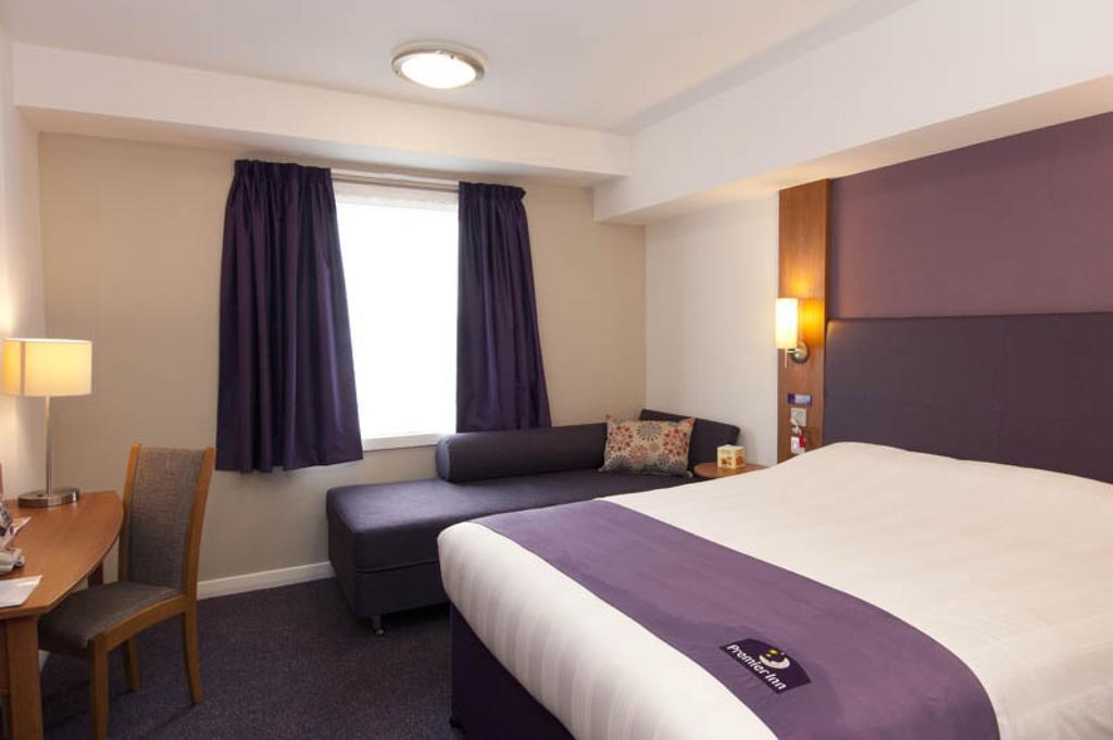 Premier Inn Hatfield Extérieur photo