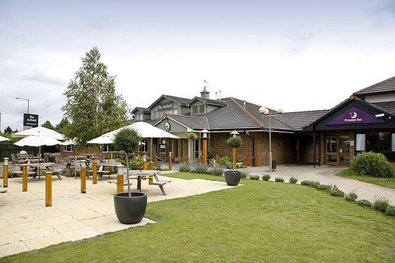 Premier Inn Hatfield Extérieur photo