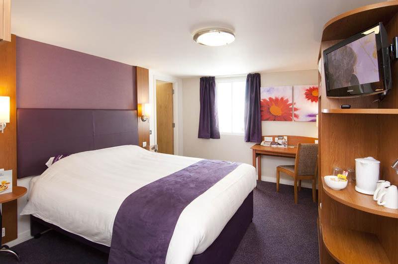 Premier Inn Hatfield Extérieur photo